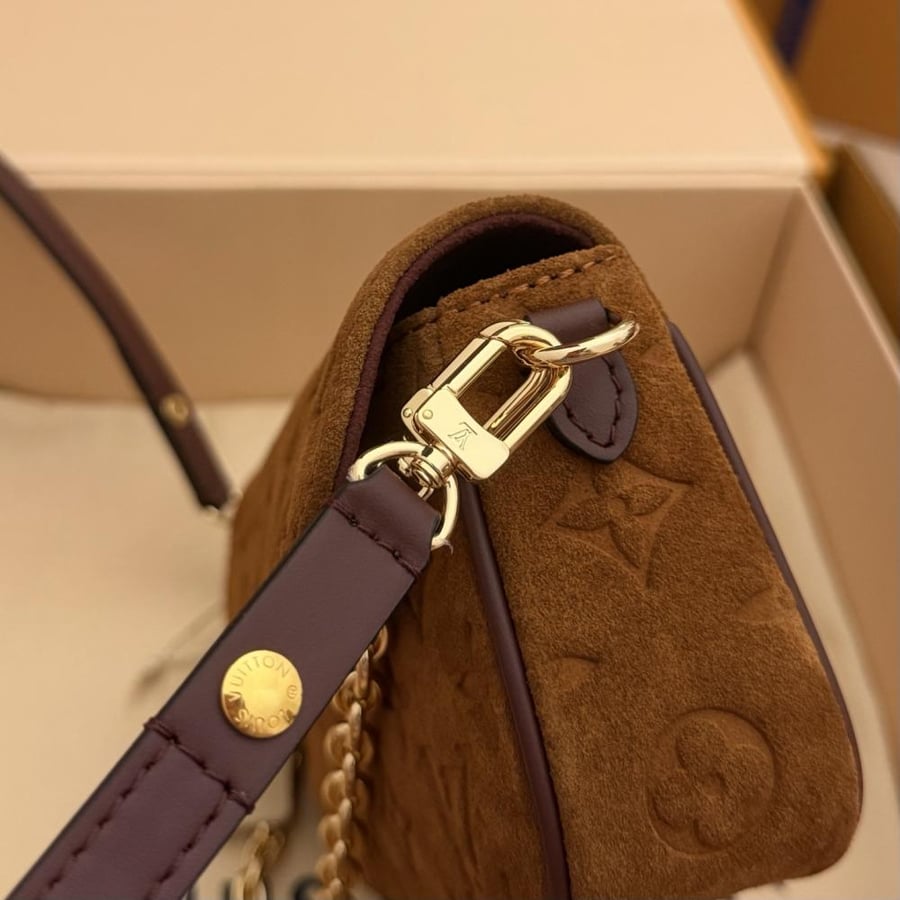 LOUIS  VUITTON
