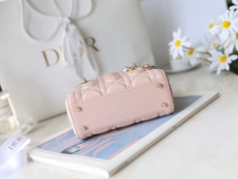 DIOR