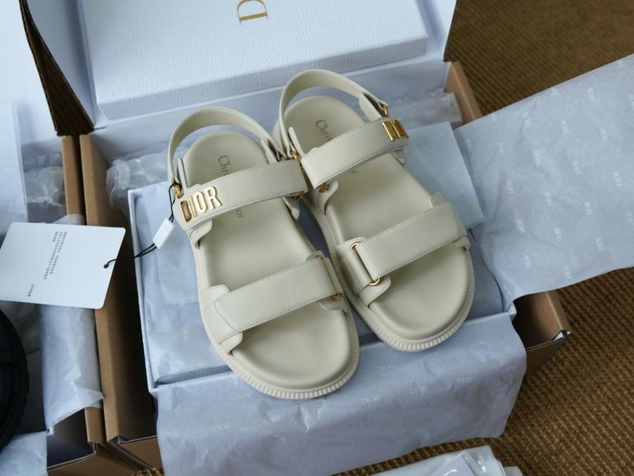 DIOR