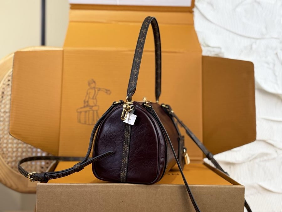 LOUIS  VUITTON