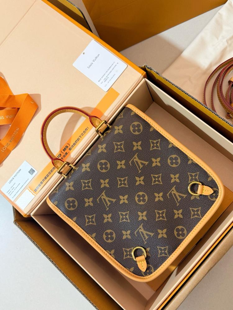 LOUIS  VUITTON