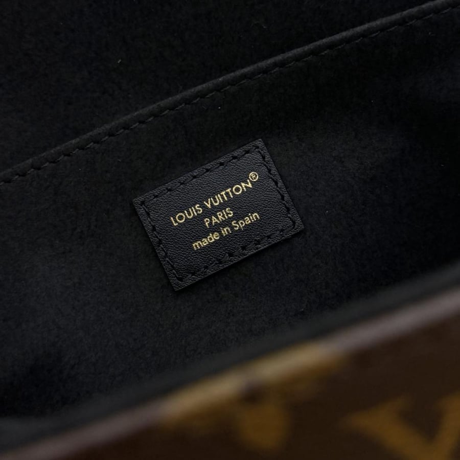 LOUIS  VUITTON
