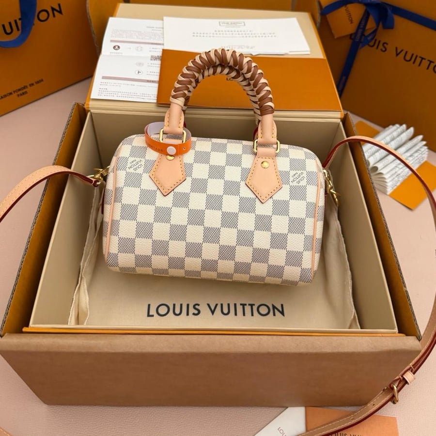 LOUIS  VUITTON