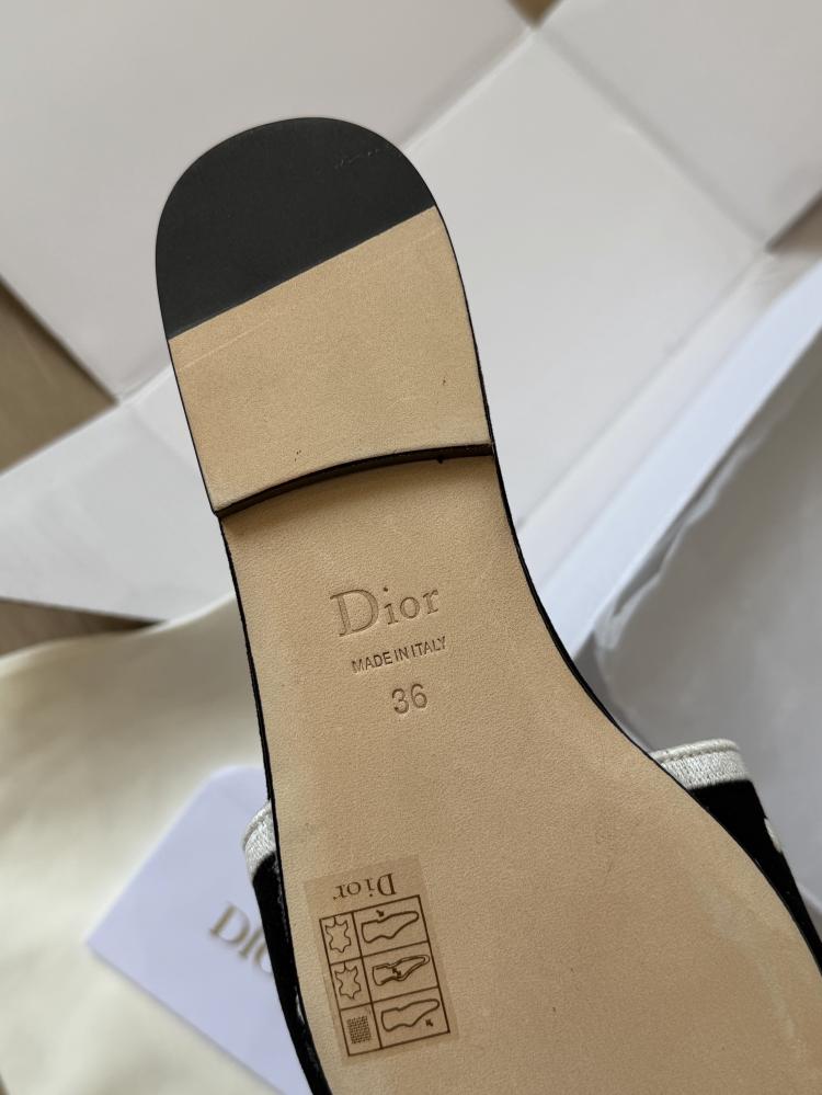DIOR