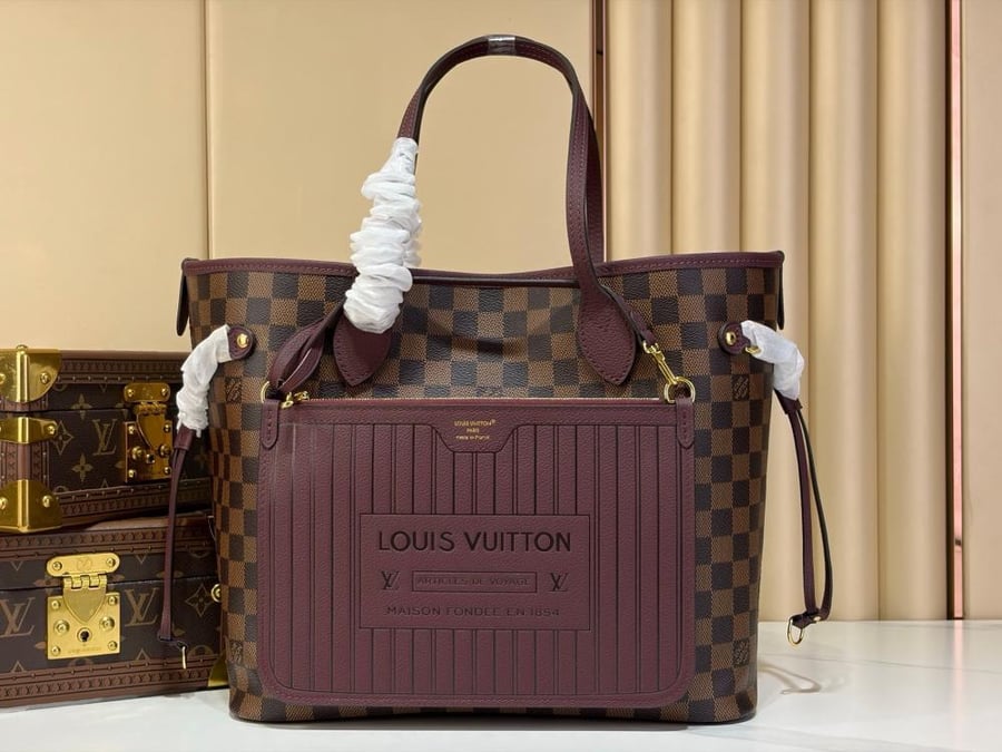 LOUIS  VUITTON