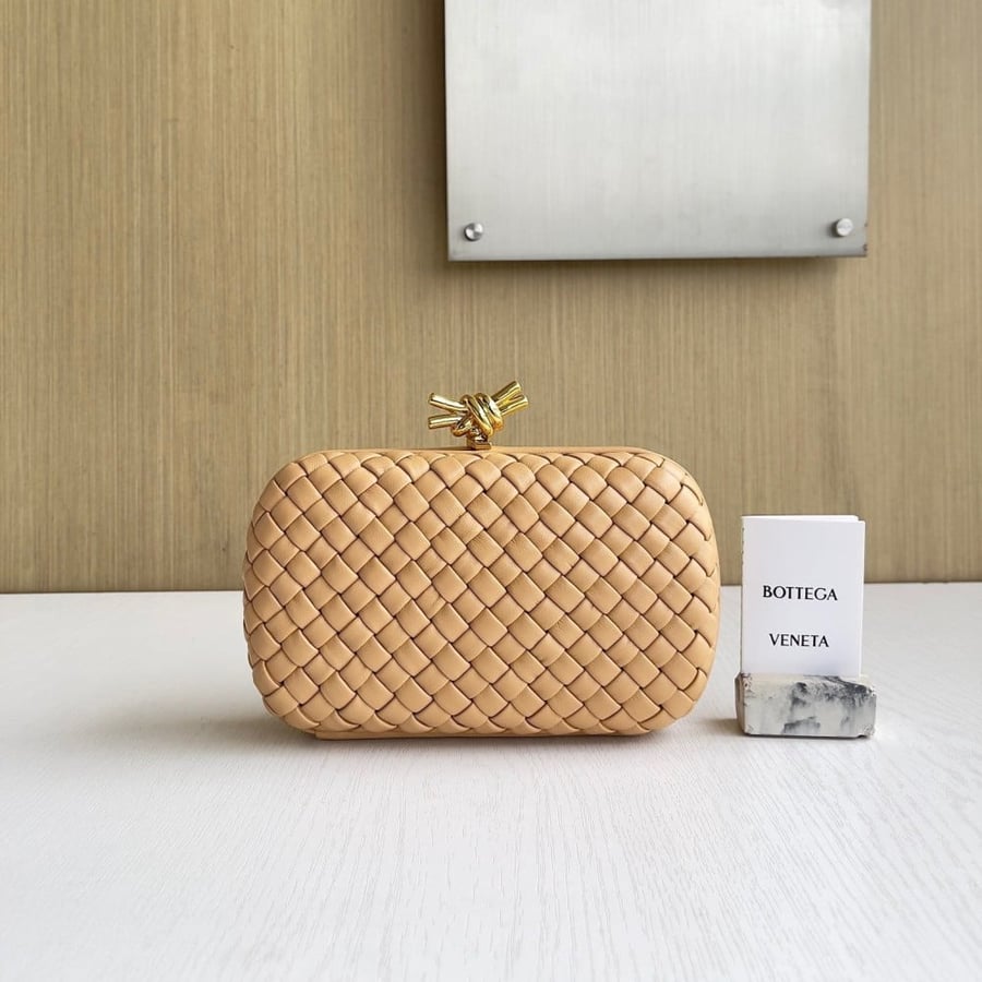 BOTTEGA