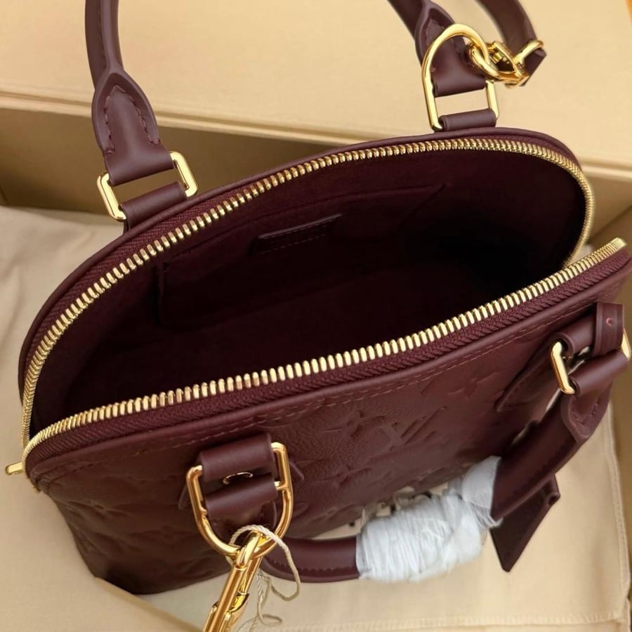 LOUIS  VUITTON