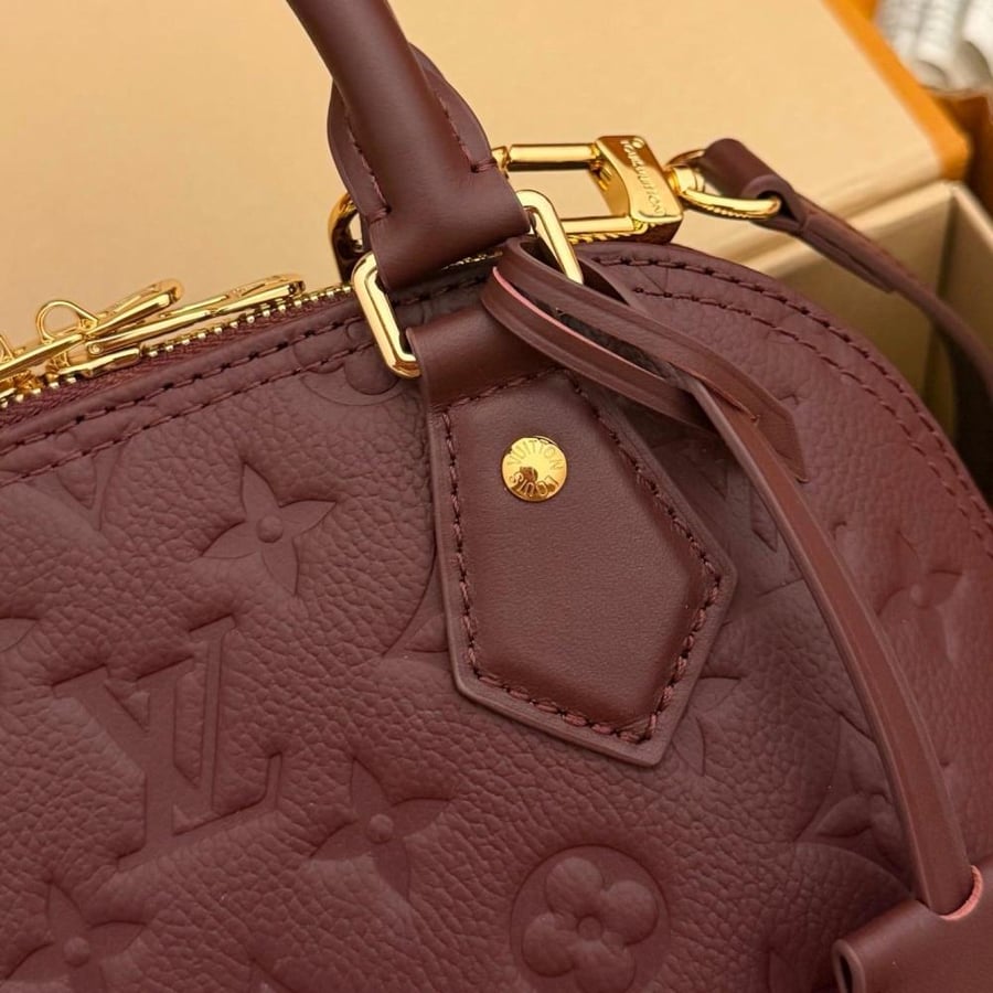 LOUIS  VUITTON