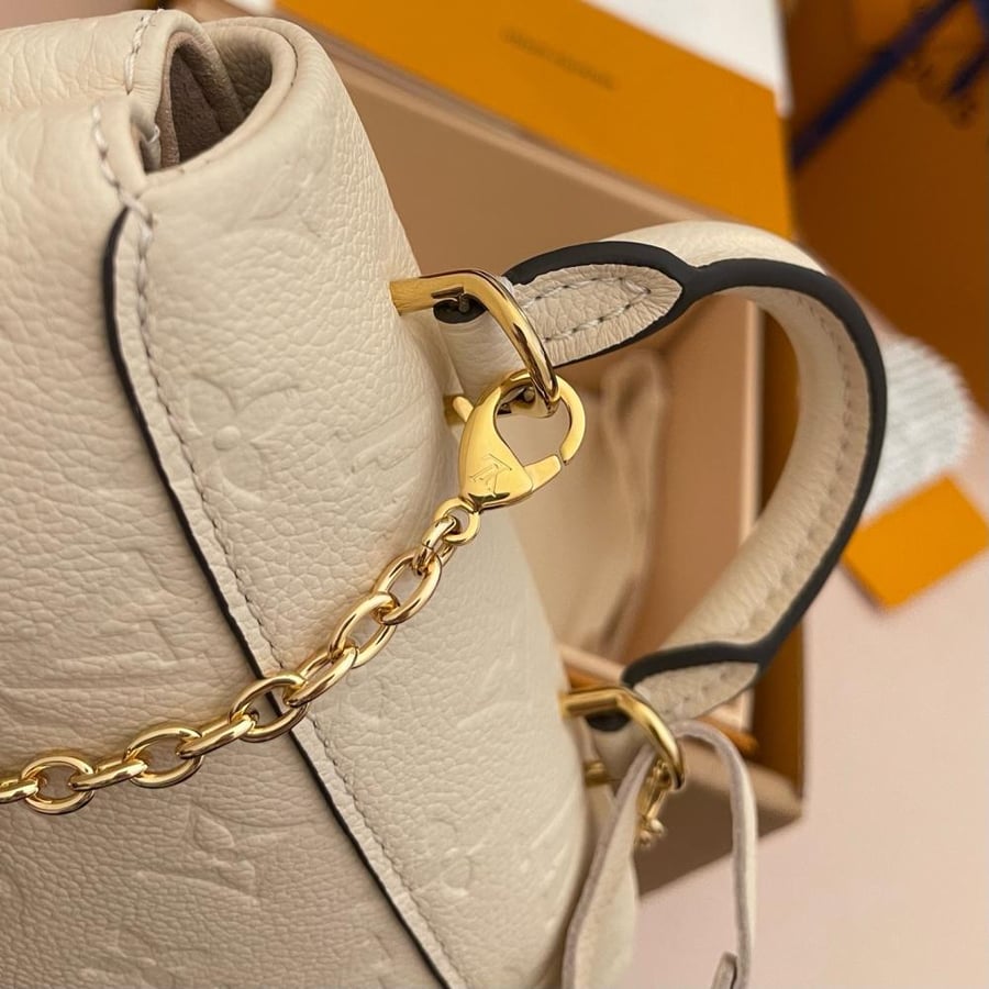 LOUIS  VUITTON