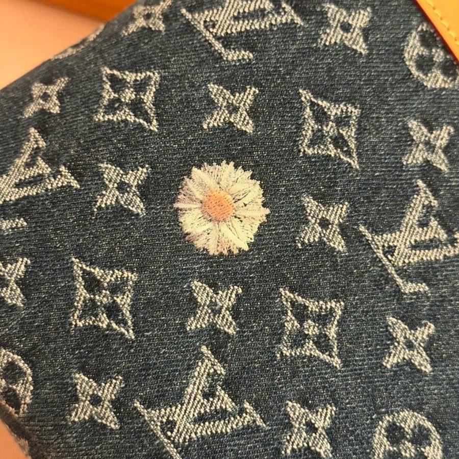 LOUIS  VUITTON