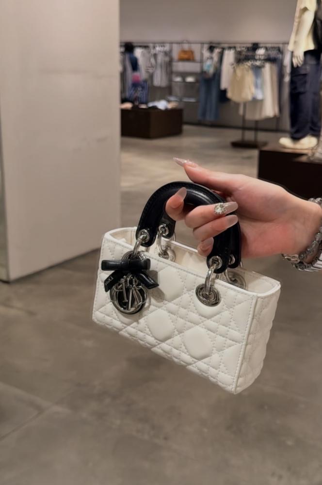 DIOR