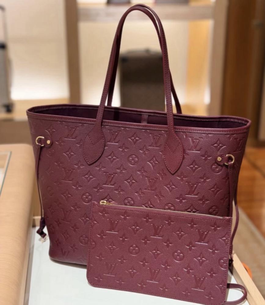 LOUIS  VUITTON