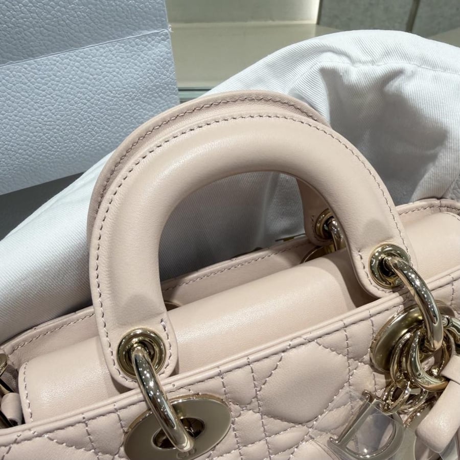 DIOR