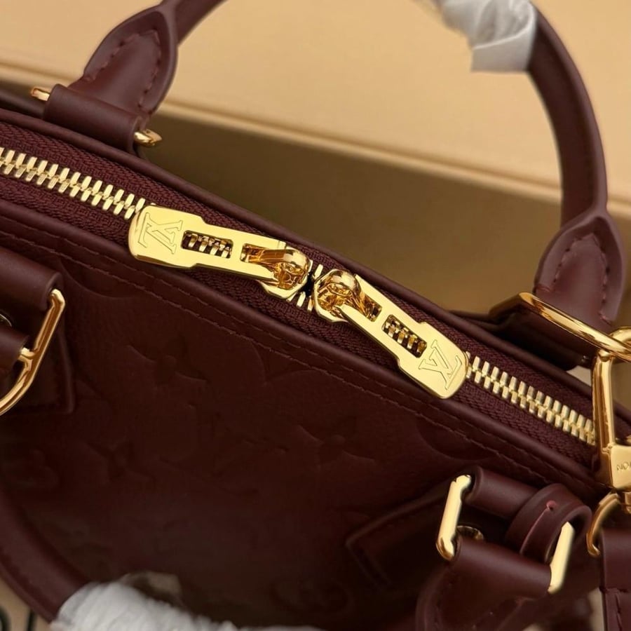 LOUIS  VUITTON