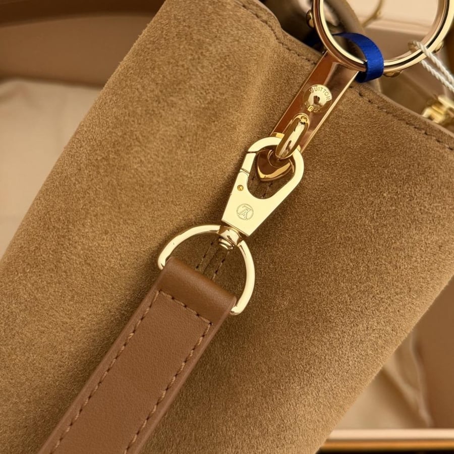 LOUIS  VUITTON
