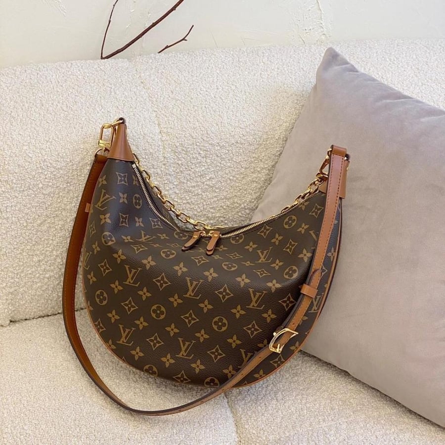 LOUISVUITTON- Loop Hobo