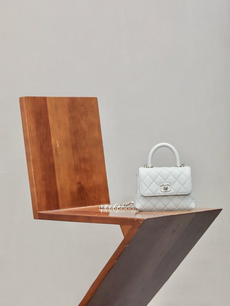 CHANEL -coco handle