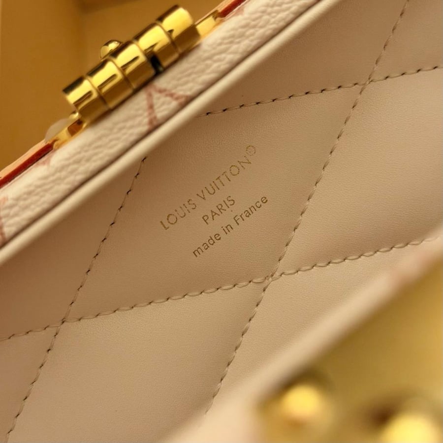 LOUIS  VUITTON
