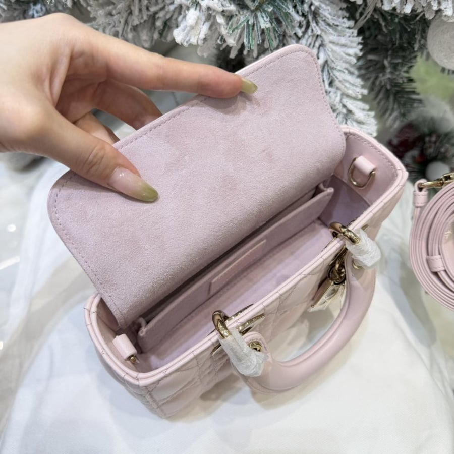 DIOR
