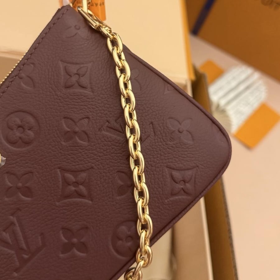 LOUIS  VUITTON