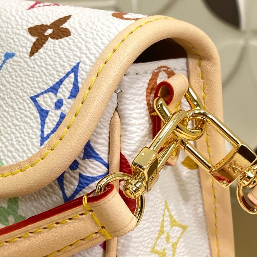 LOUIS  VUITTON