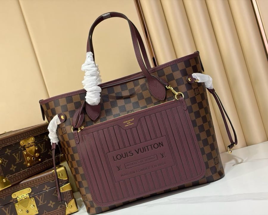 LOUIS  VUITTON