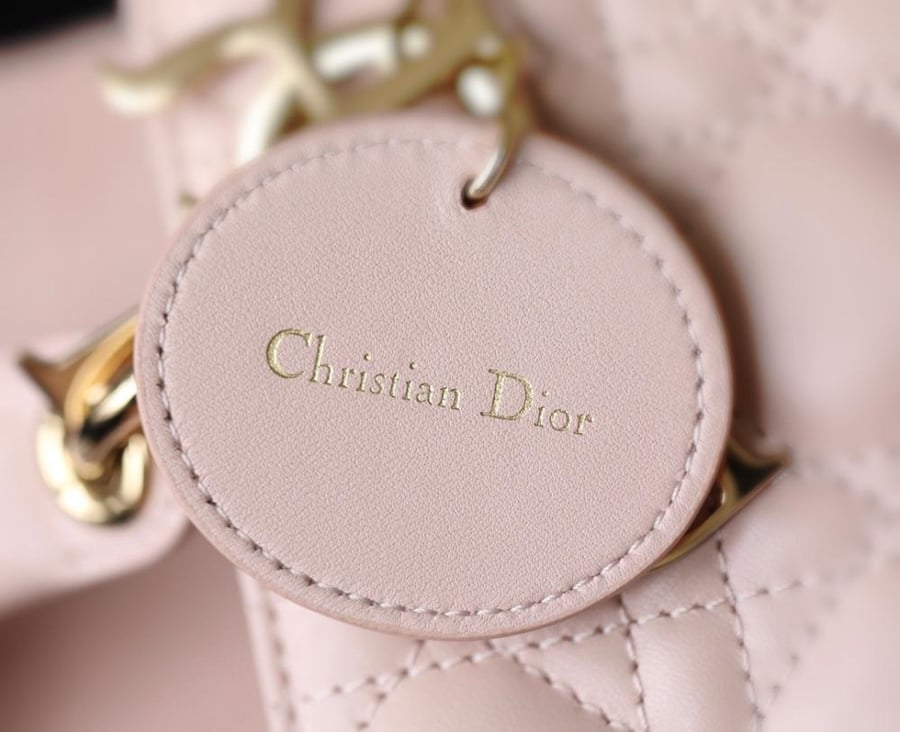 DIOR