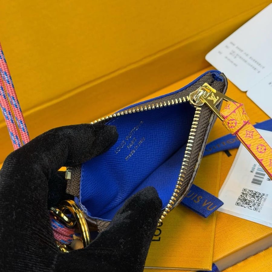 LOUIS  VUITTON