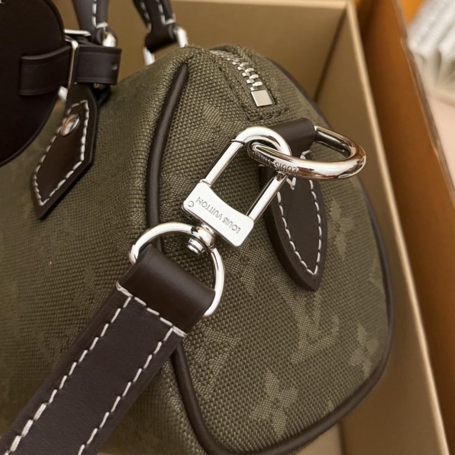 LOUIS  VUITTON
