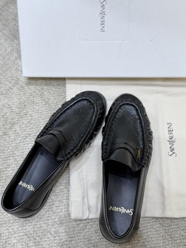 SAINT LAURENT