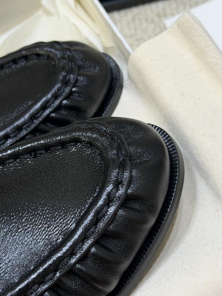 SAINT LAURENT