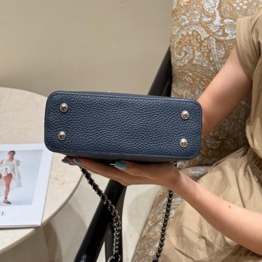 LOUIS  VUITTON