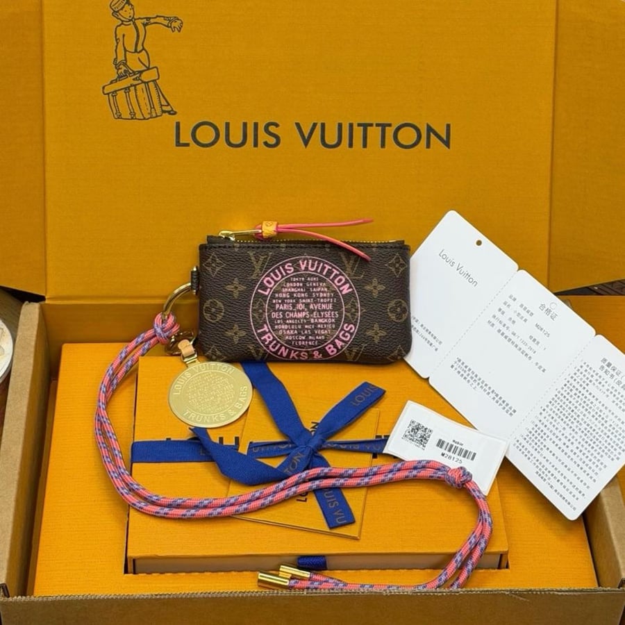 LOUIS  VUITTON
