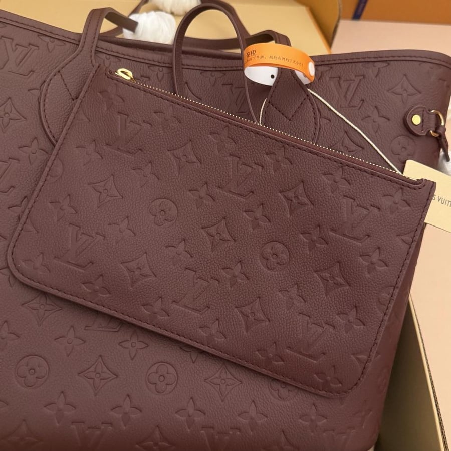 LOUIS  VUITTON