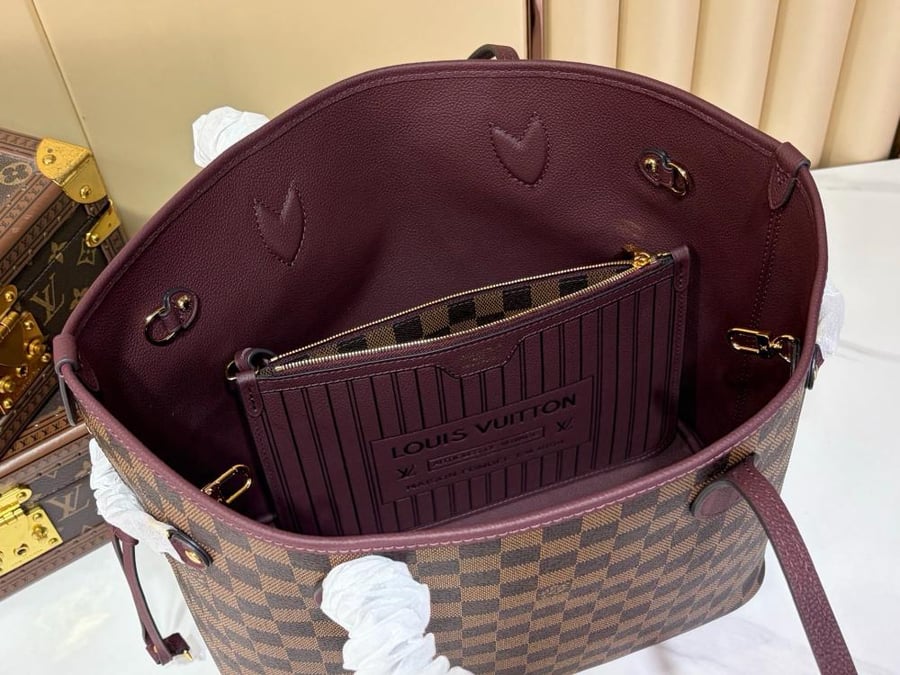 LOUIS  VUITTON