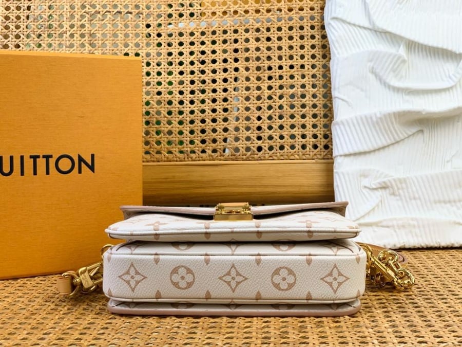 LOUIS  VUITTON