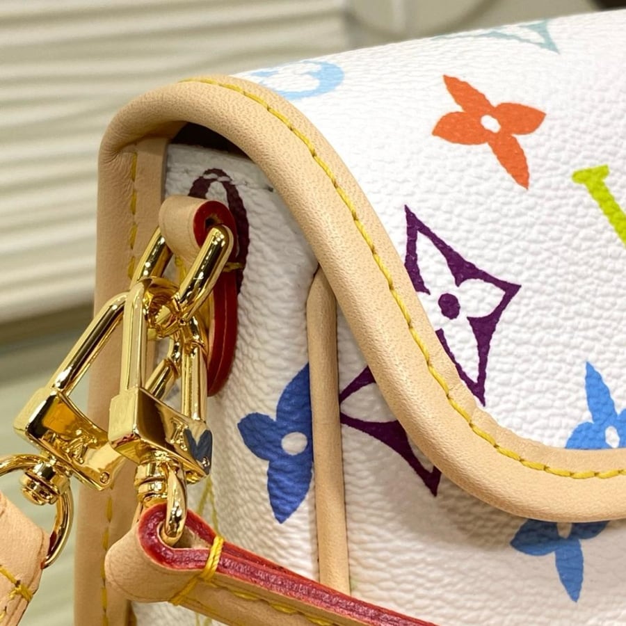LOUIS  VUITTON