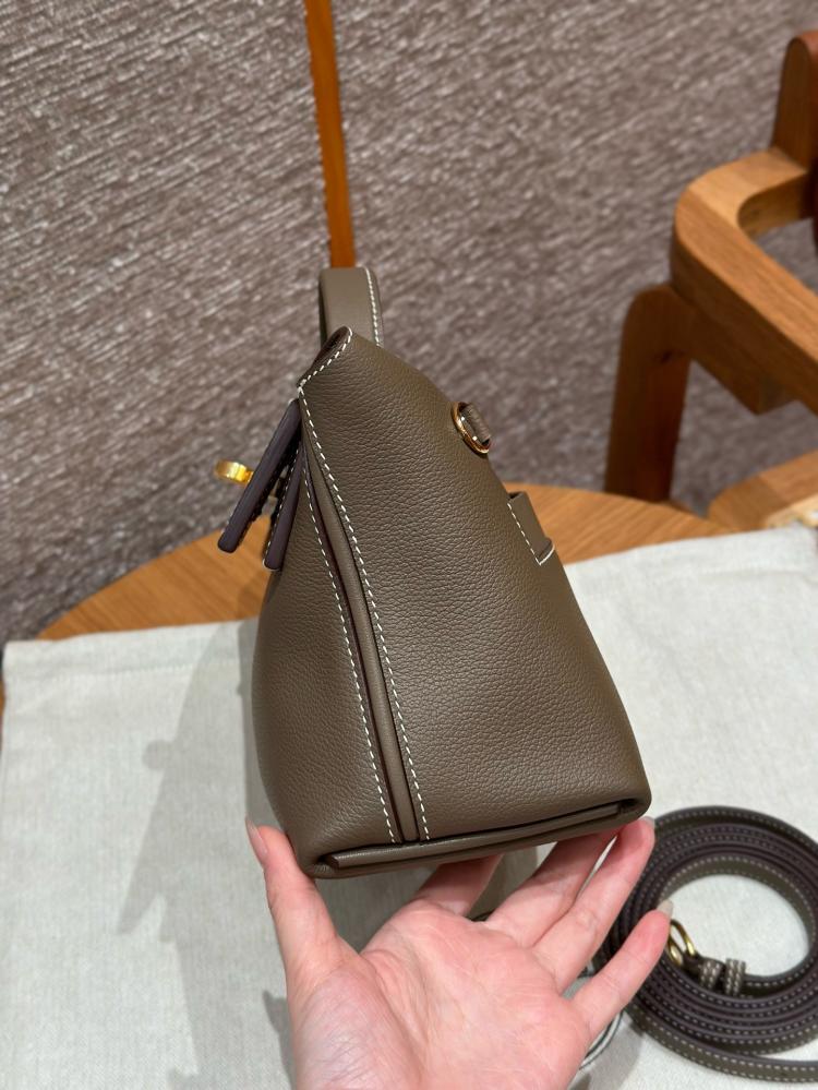 HERMES - 21 CM