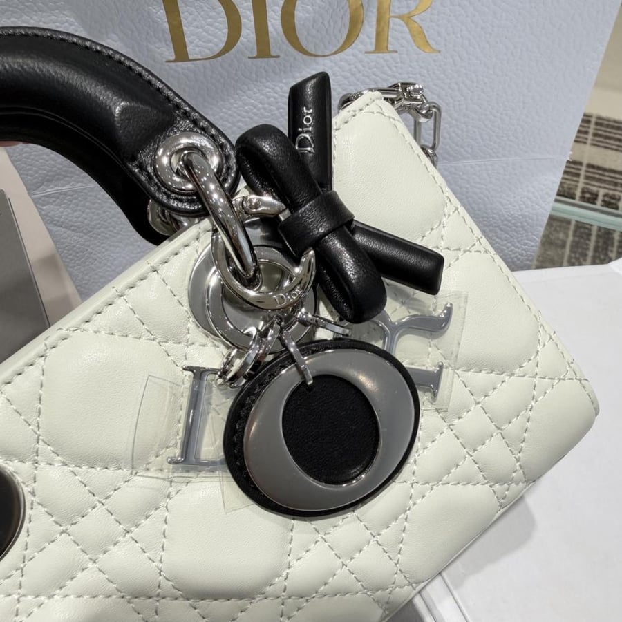 DIOR