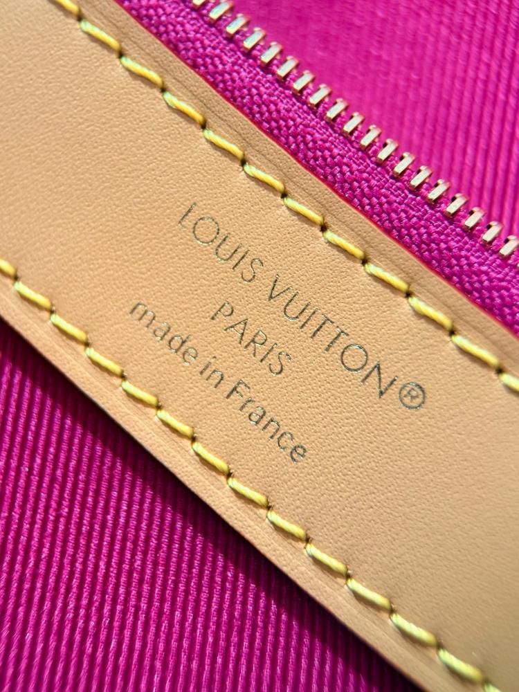 LOUIS  VUITTON