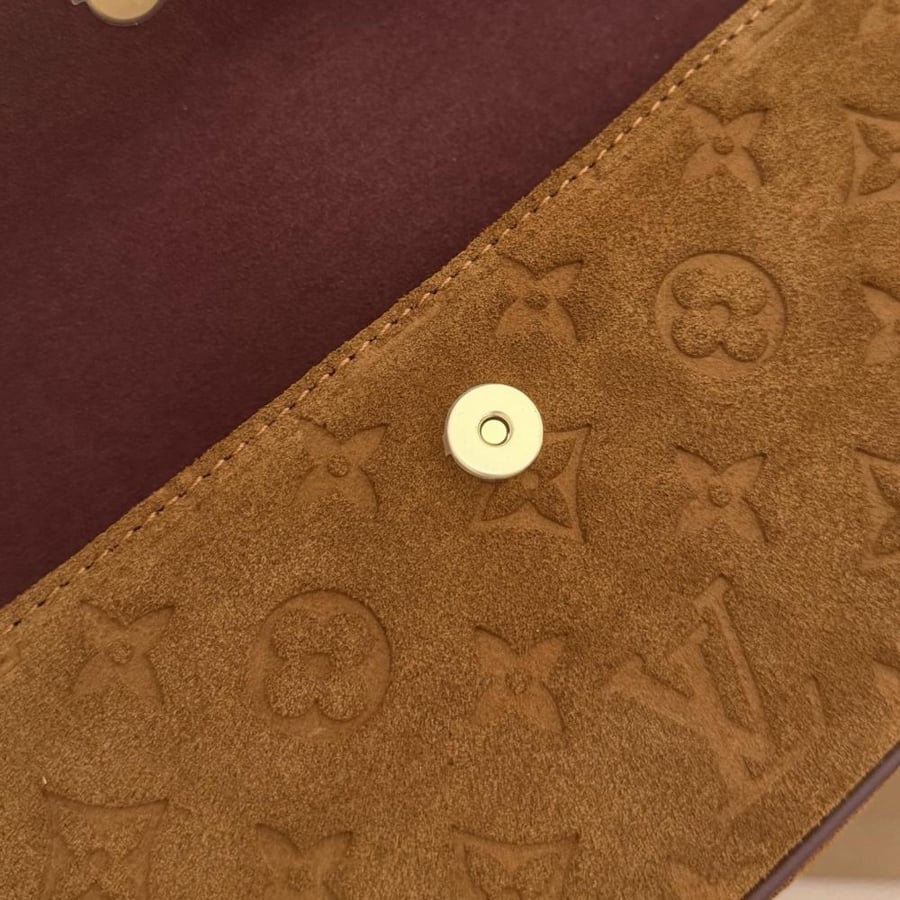LOUIS  VUITTON