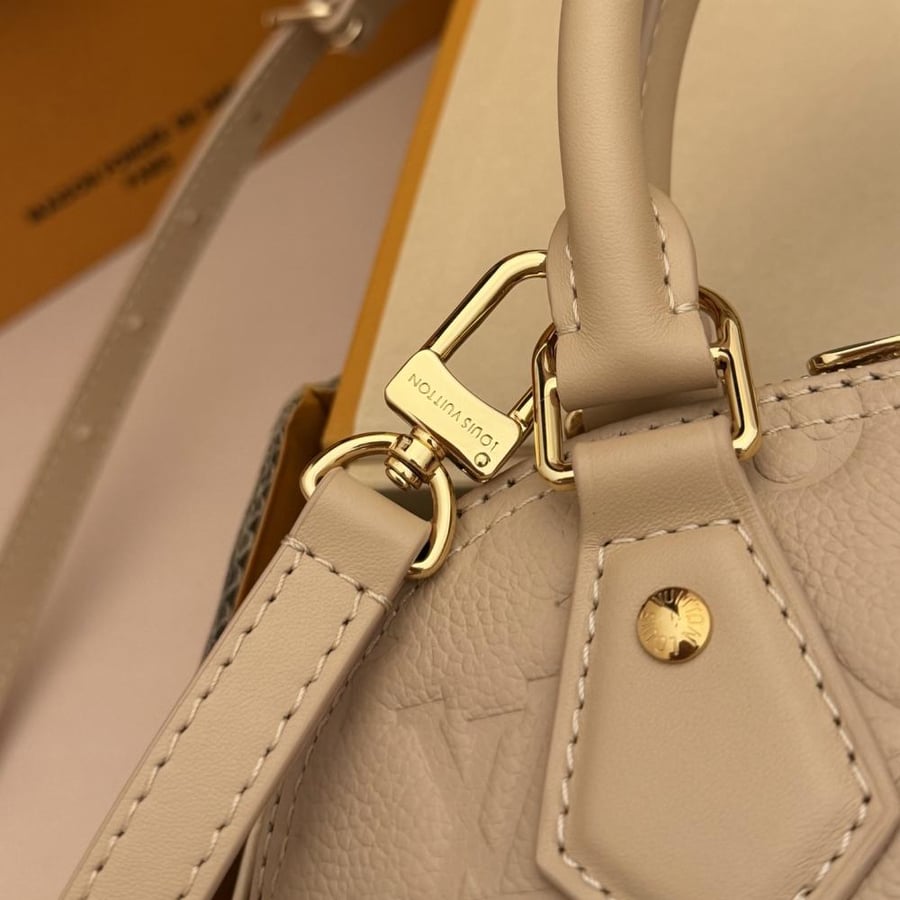 LOUIS  VUITTON