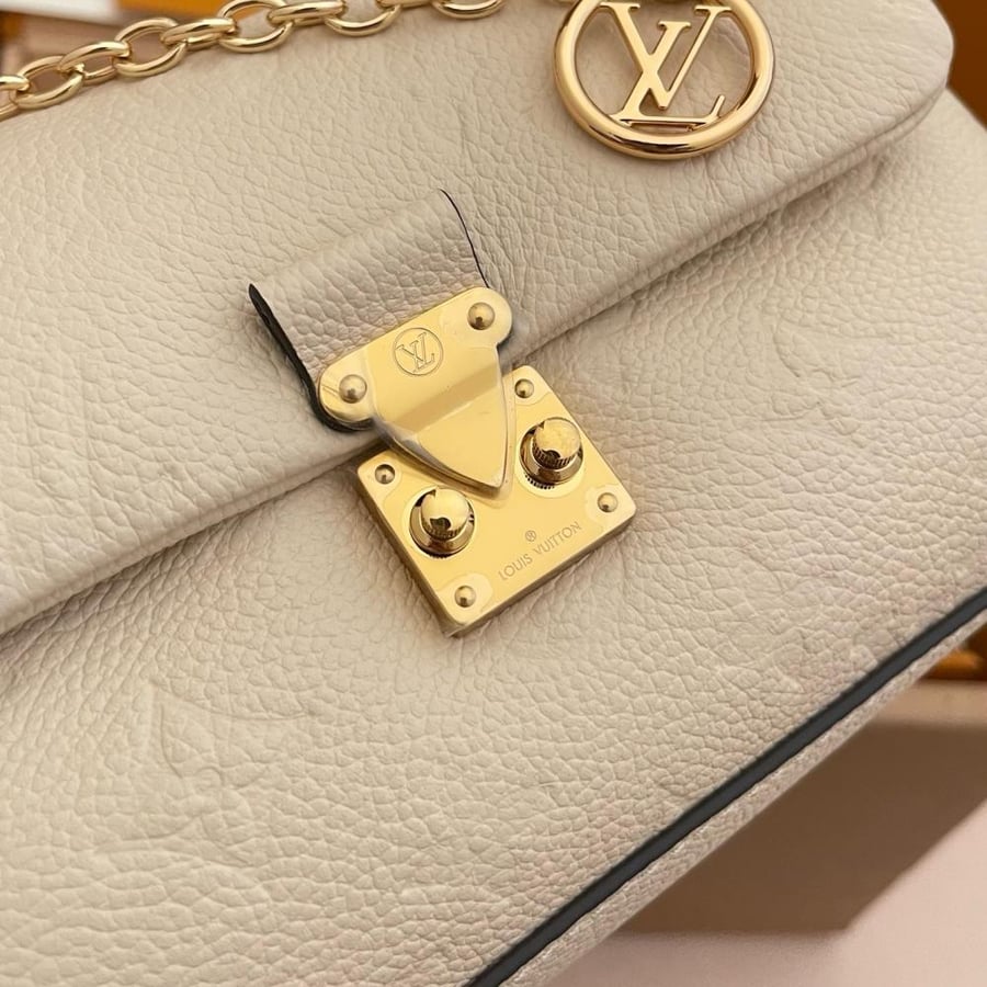 LOUIS  VUITTON