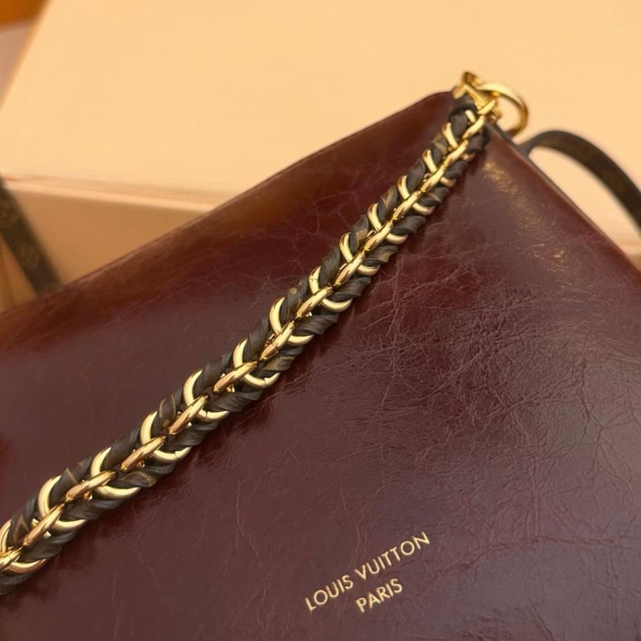 LOUIS  VUITTON