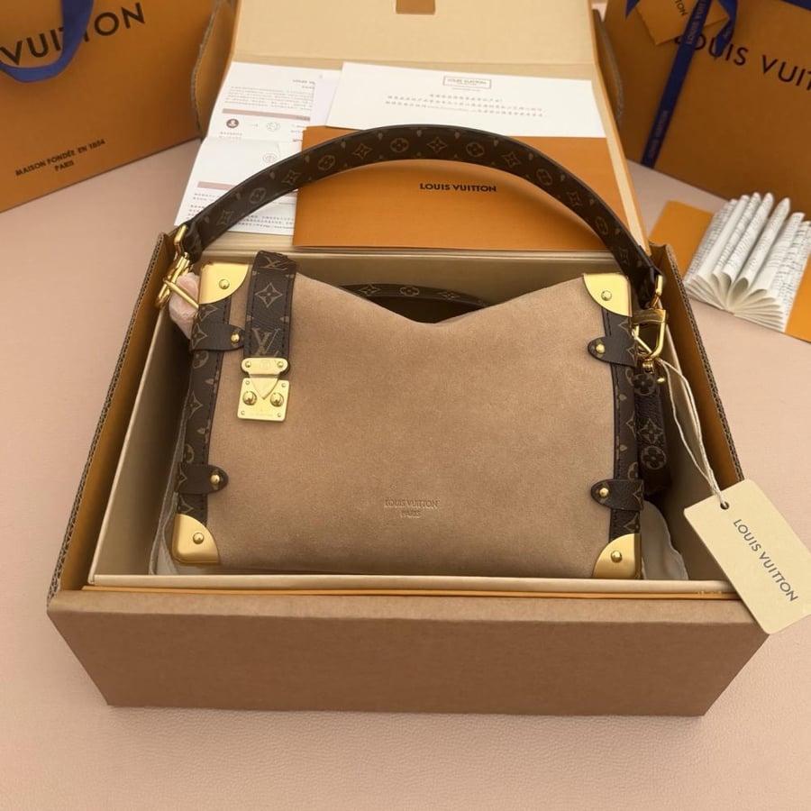 LOUIS  VUITTON