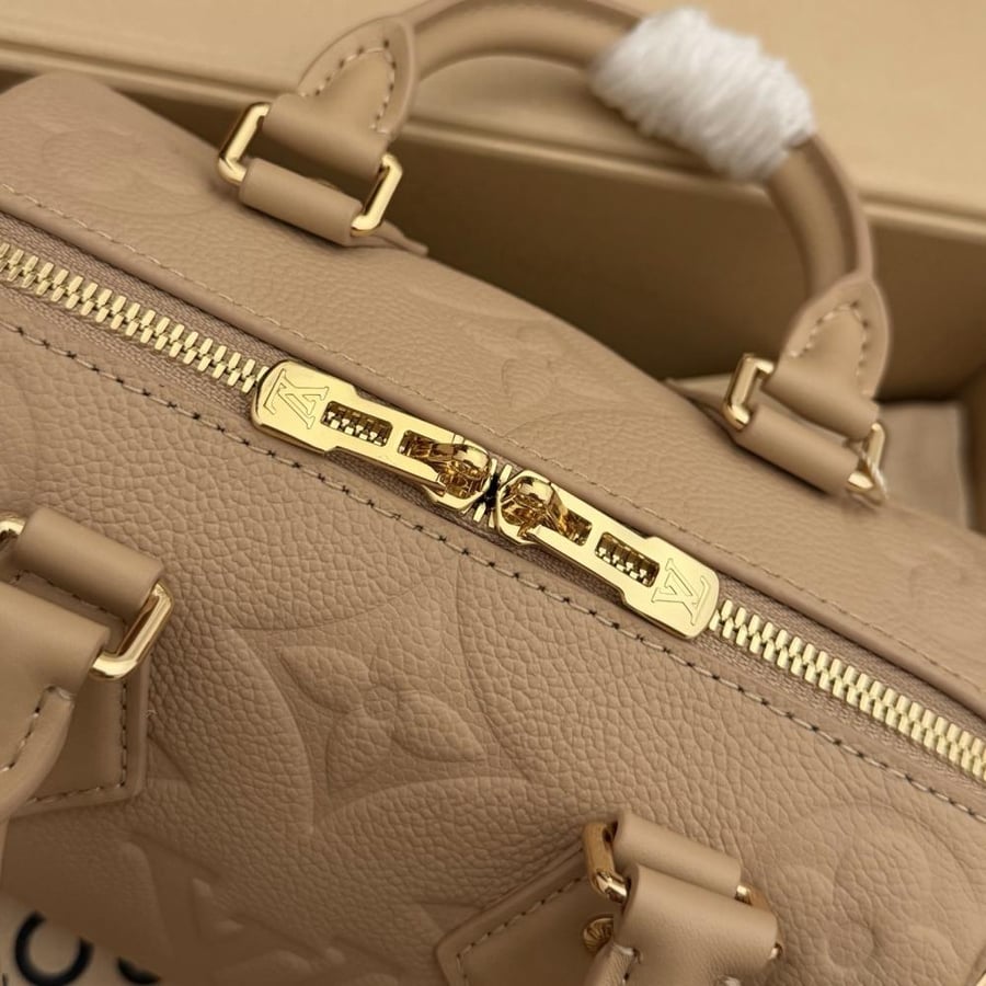 LOUIS  VUITTON