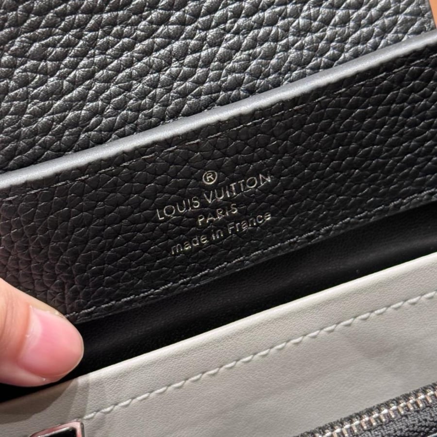 LOUIS  VUITTON