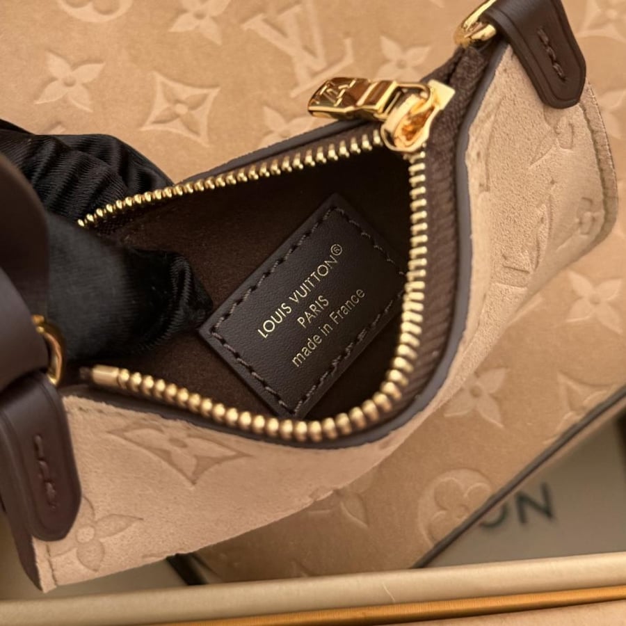 LOUIS  VUITTON