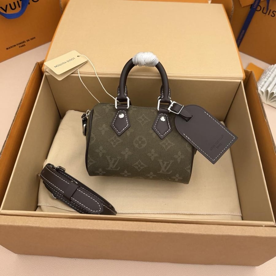 LOUIS  VUITTON