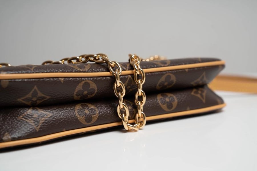 LOUIS  VUITTON